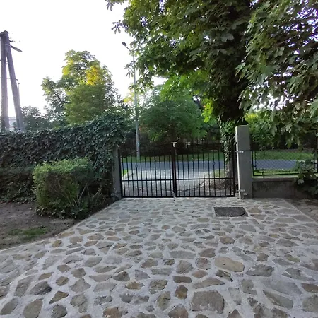 Marion Villa *